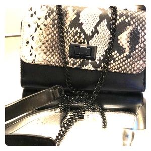 Clutch with long chain